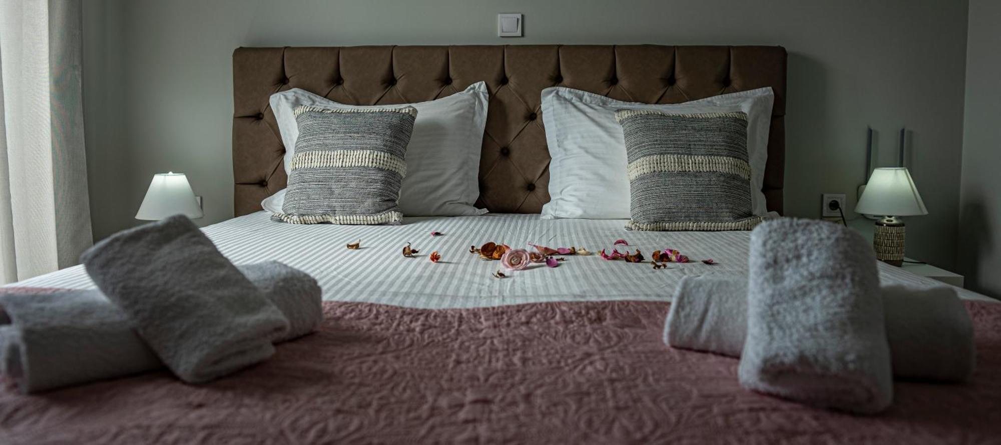 Nikitas Apartments & Suites Kanáli Eksteriør bilde