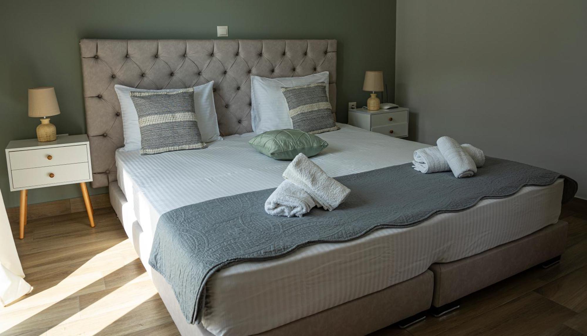 Nikitas Apartments & Suites Kanáli Eksteriør bilde