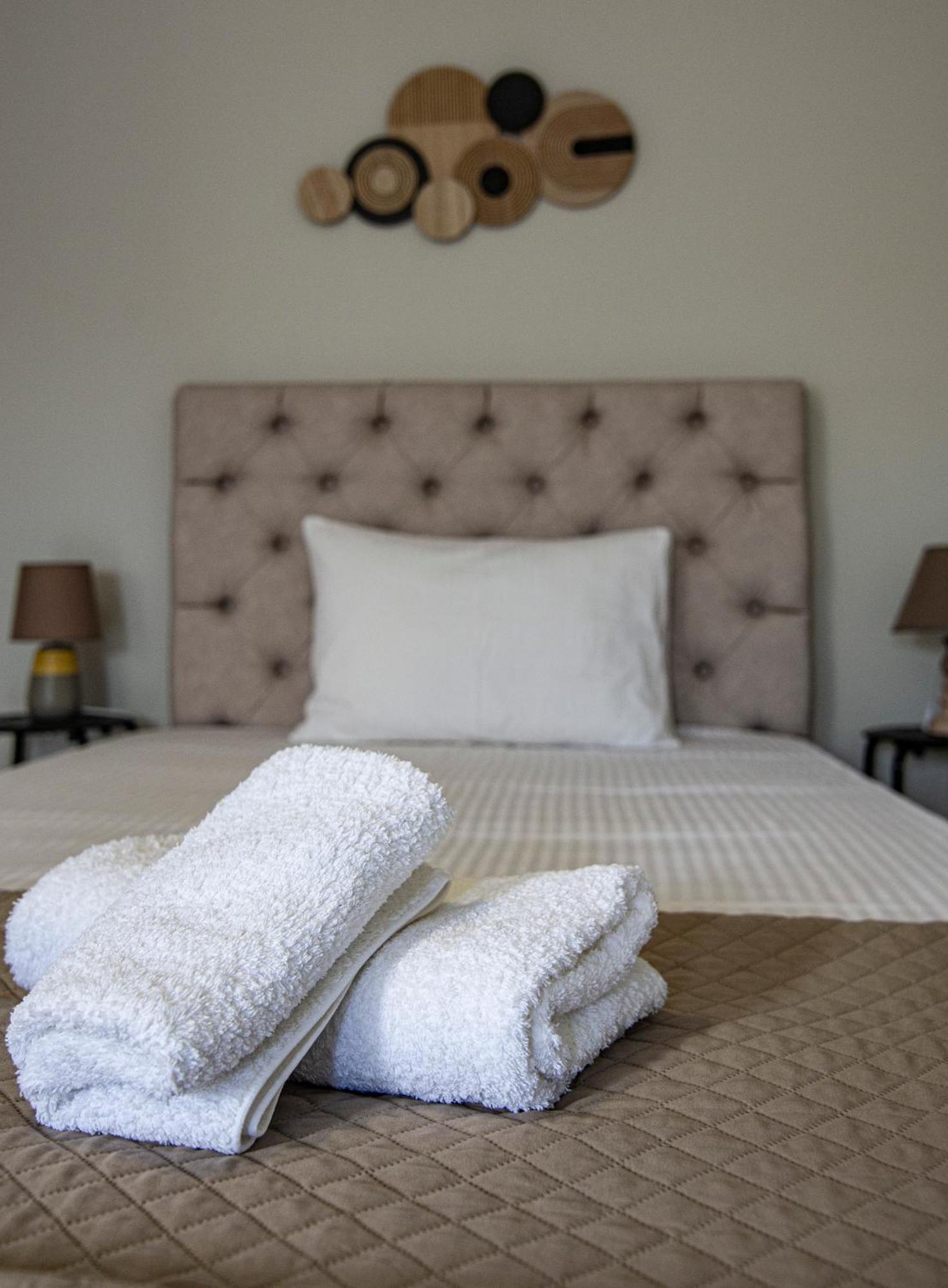 Nikitas Apartments & Suites Kanáli Eksteriør bilde