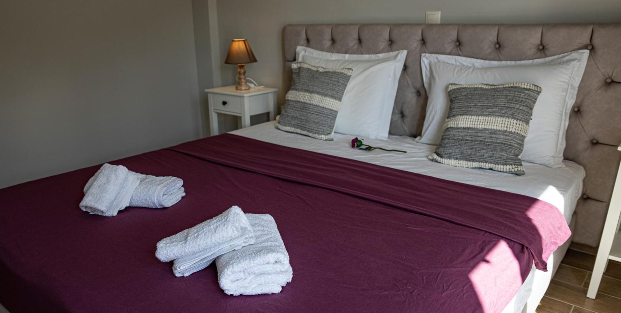 Nikitas Apartments & Suites Kanáli Eksteriør bilde